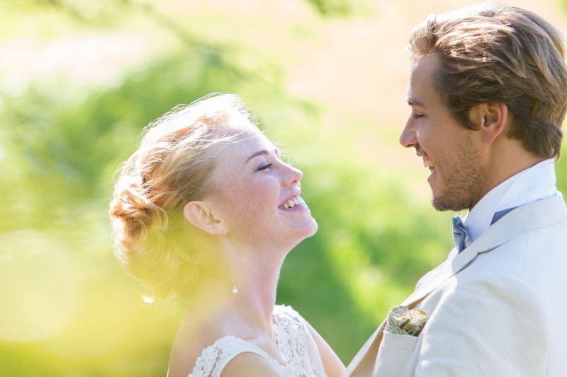 Felice coppia di sposi