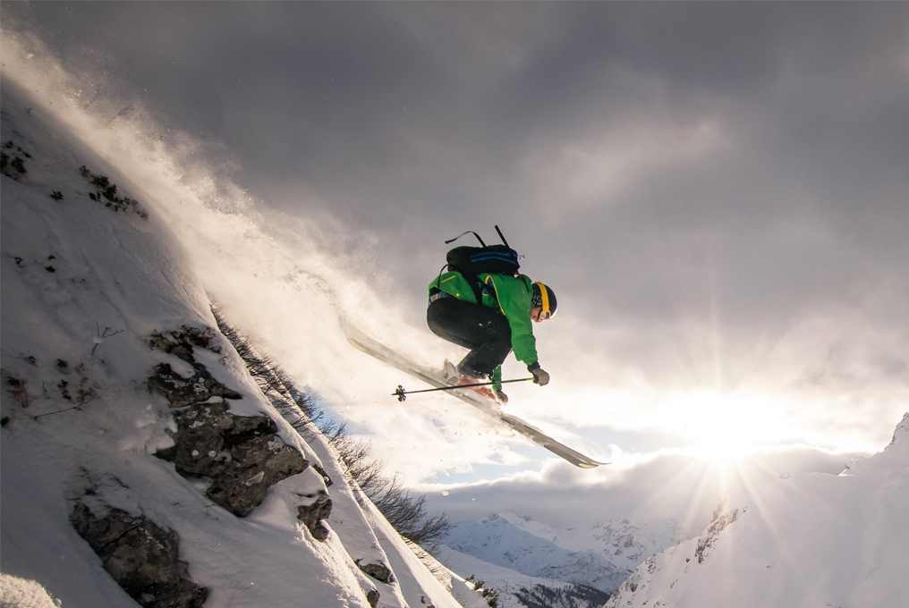 Sciatore nelle montage