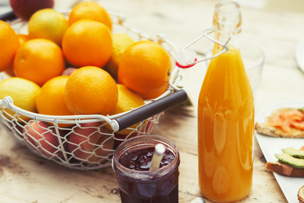 Succo d'arancia in una bella bottiglia