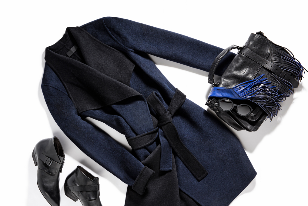 Hosenanzug und Trenchcoat