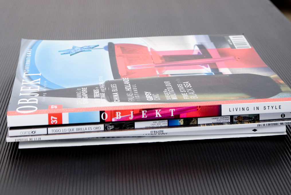 gestapelte Zeitschriften