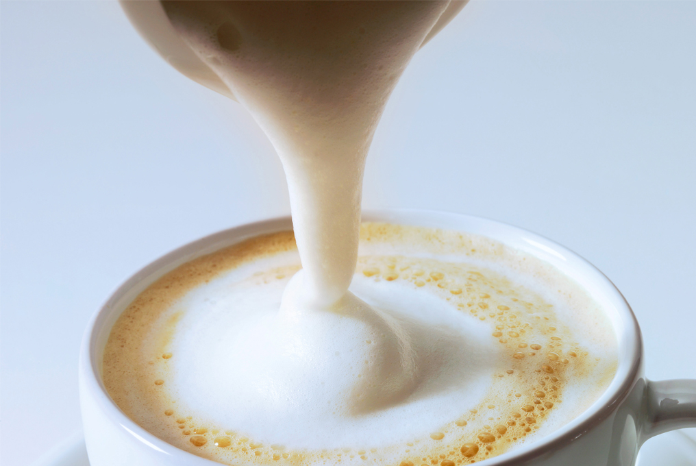 Ein Café mit Schaum