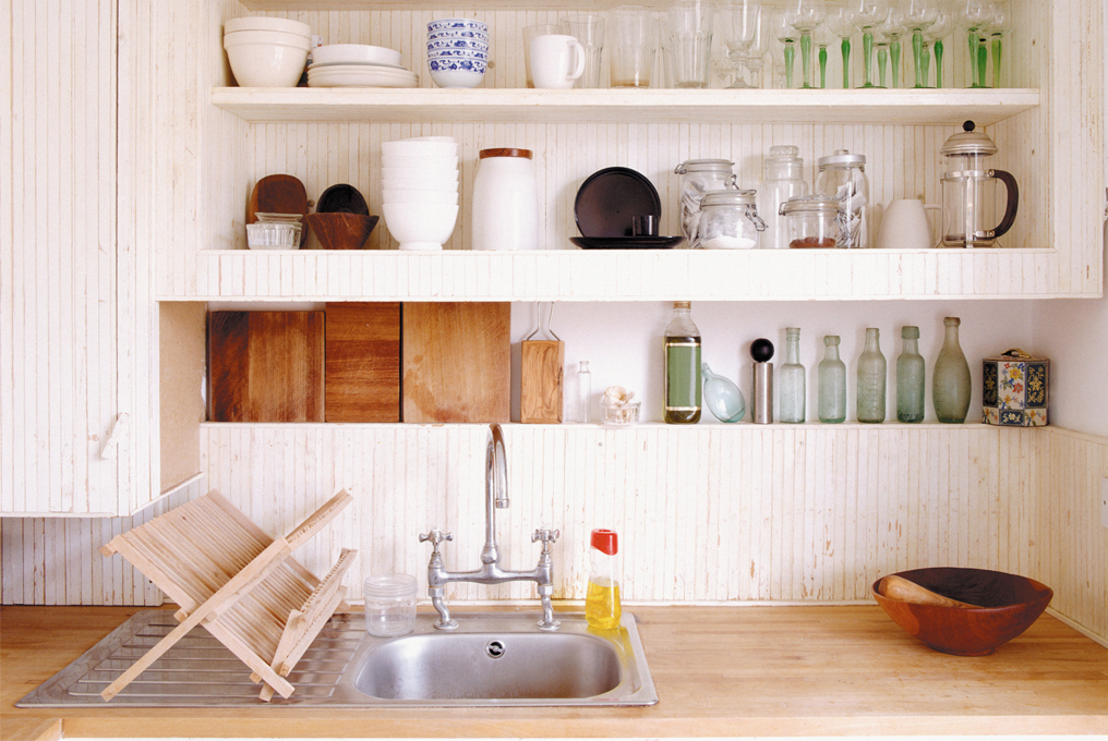 Ein Waschbecken in einer Küche