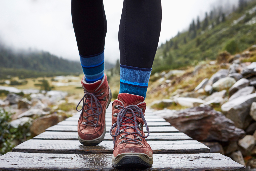 Chaussures de randonnée rouges