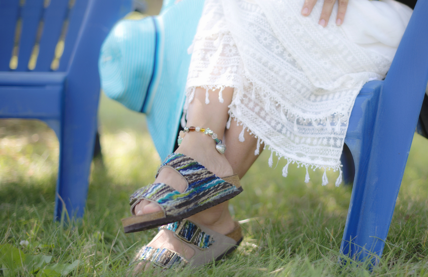 Femme avec des Birkenstock