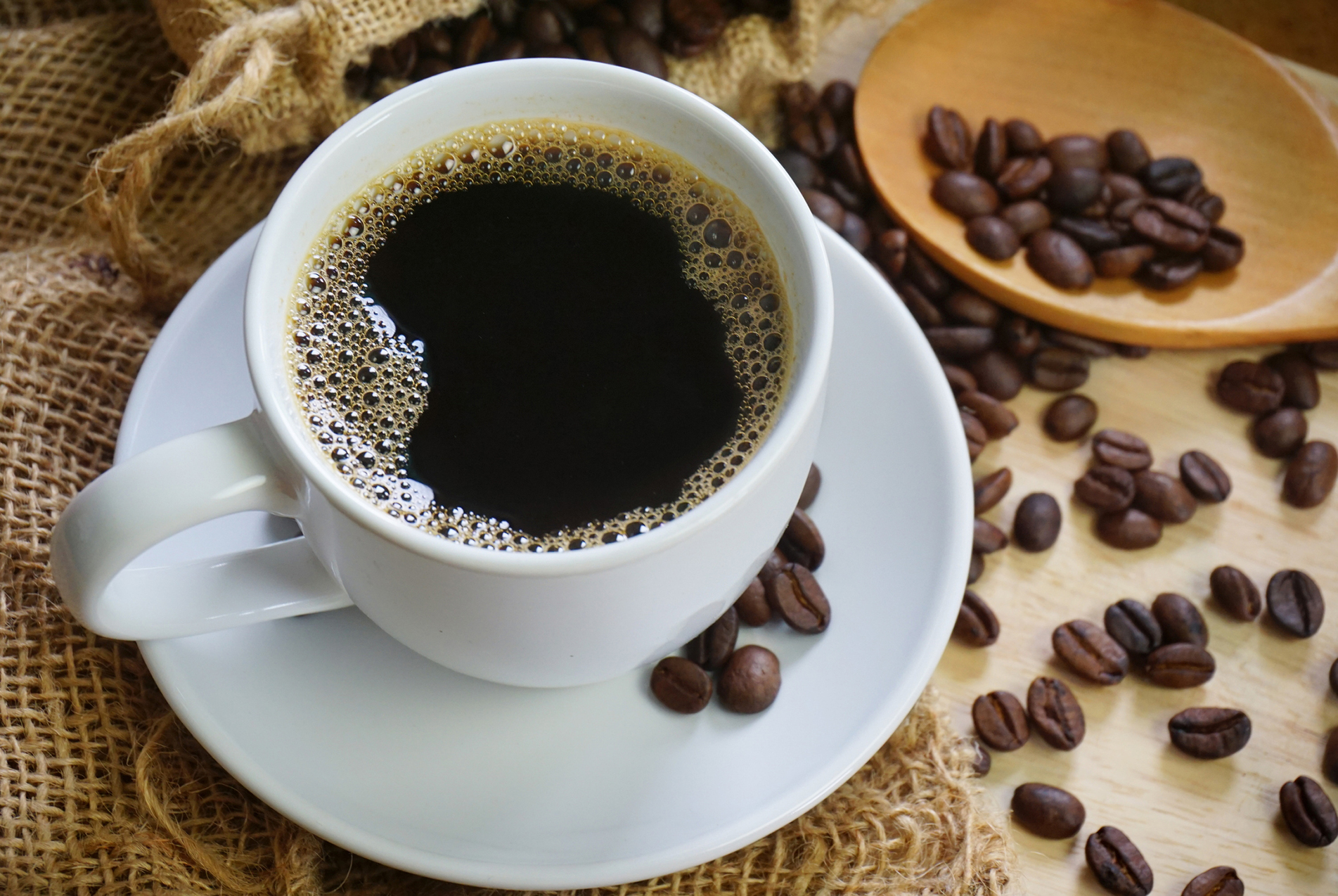 Caffè e chicchi di caffè