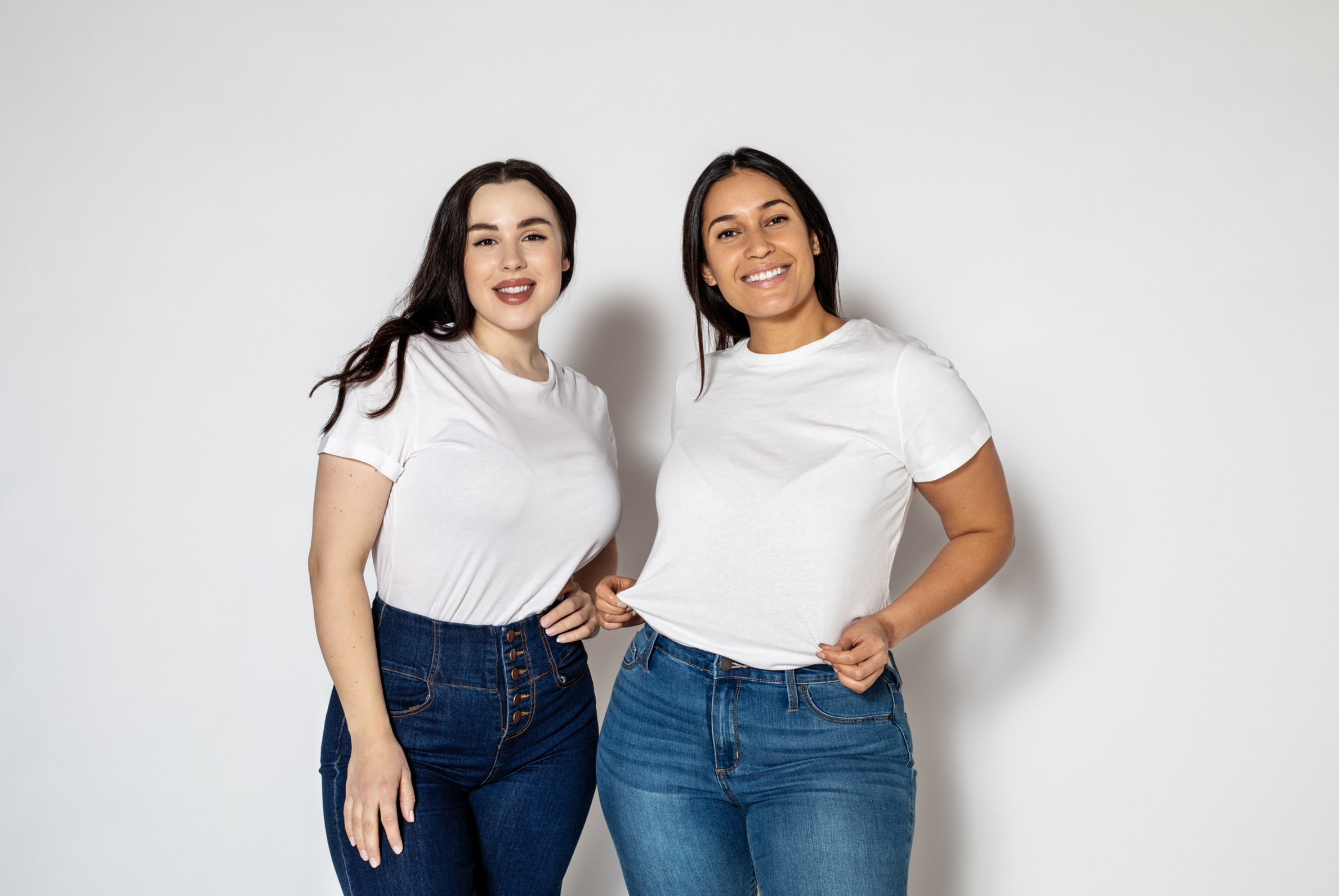 Plus-Size Frauen in Jeans