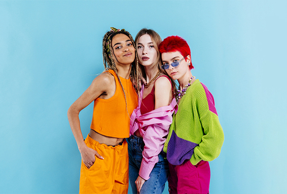 Abbigliamento colorato "Dopamine Dressing"